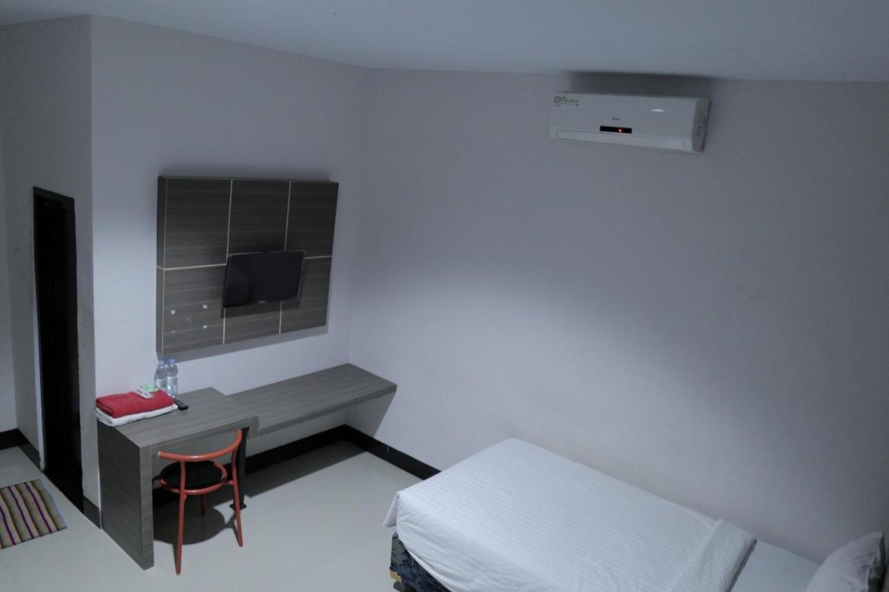 Reddoorz @ Pasangkayu Mamuju Utara Ξενοδοχείο Εξωτερικό φωτογραφία