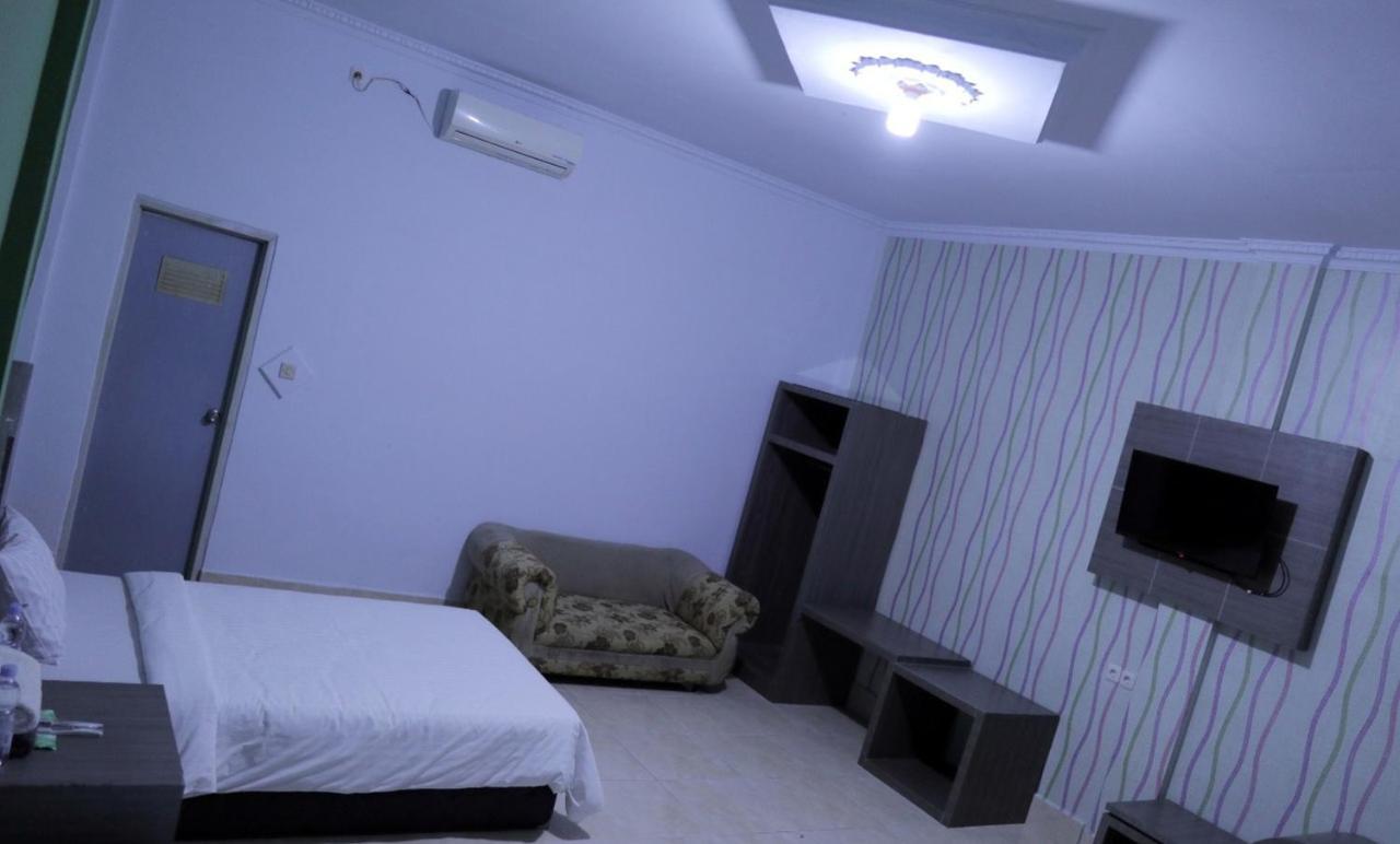 Reddoorz @ Pasangkayu Mamuju Utara Ξενοδοχείο Εξωτερικό φωτογραφία